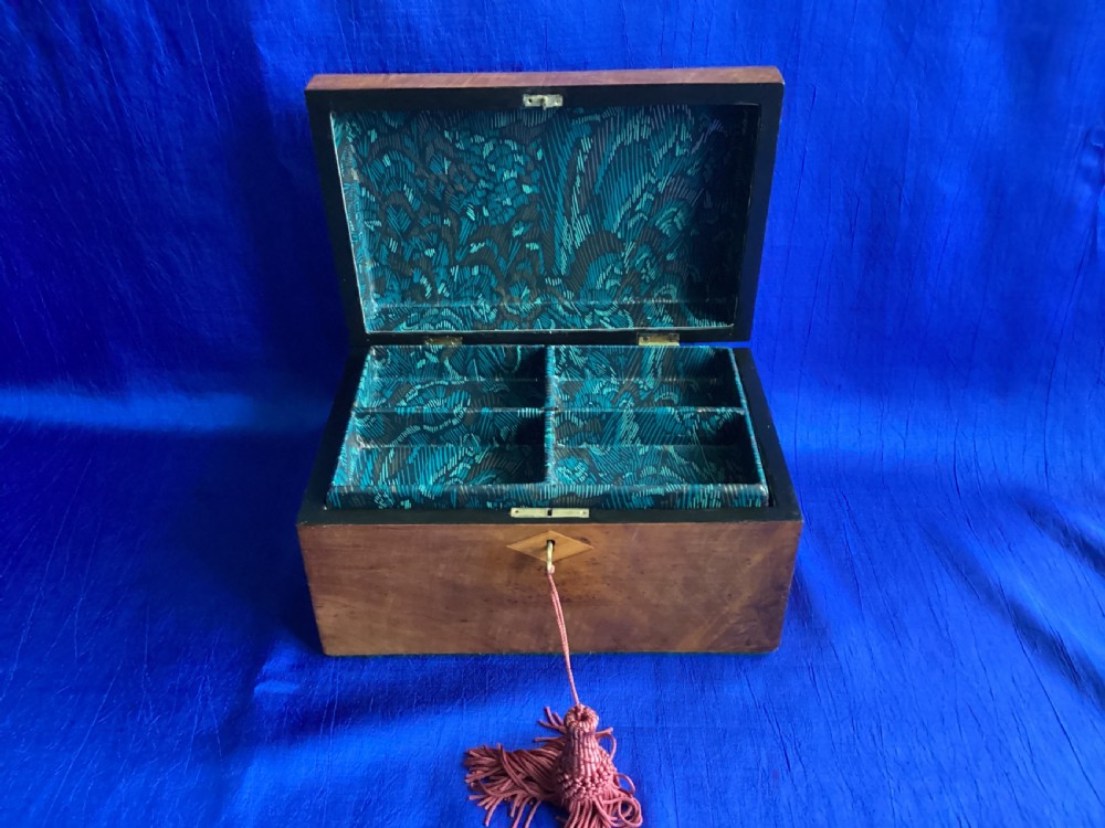 Victorian walnut domed jewellery box View V