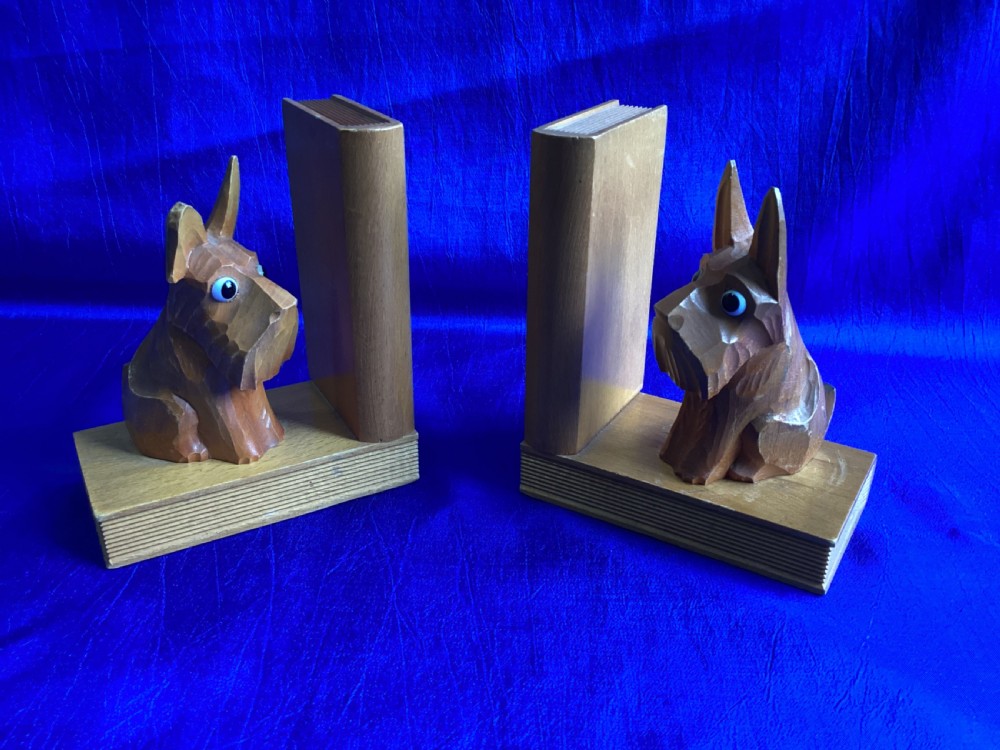 Antique set of Westie/ Scottie bookends View V