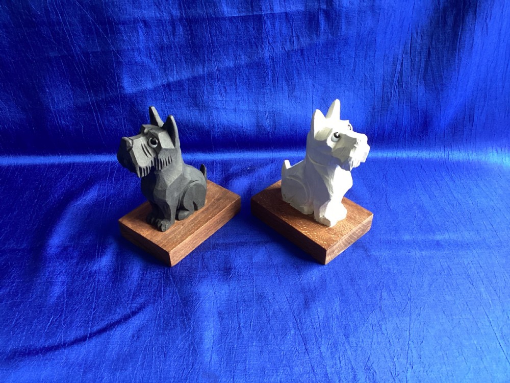 Antique set of Westie/Scottie book ends View V