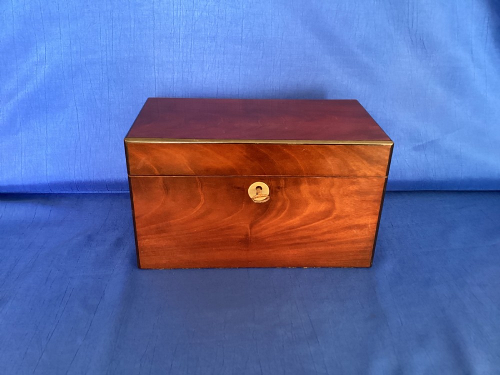Georgian mahogany tea caddy