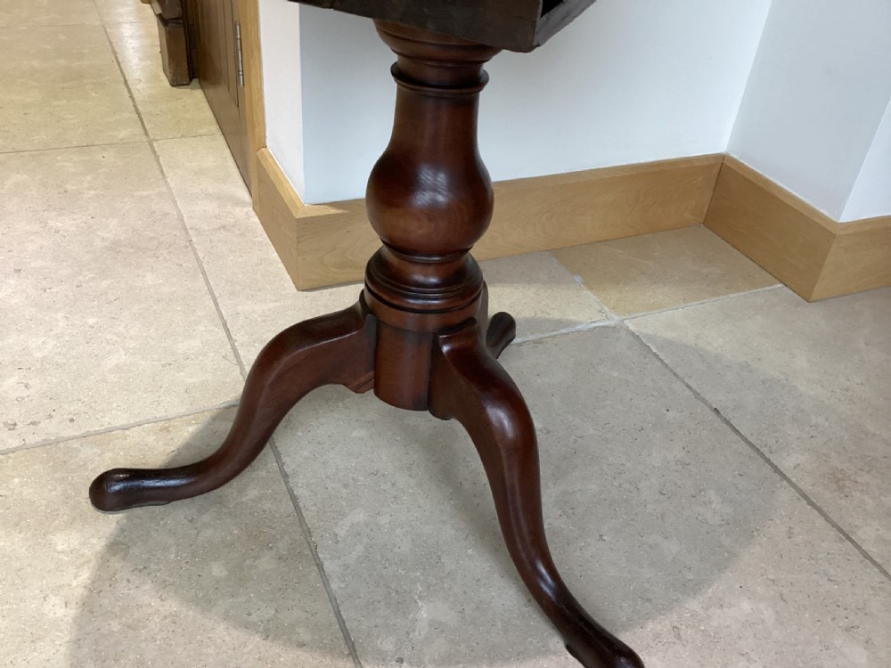 Victorian mahogany tilt top breakfast table  View III