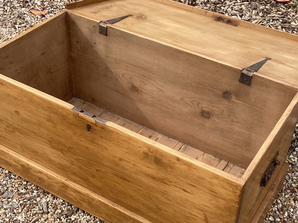 Victorian pine storage box View III