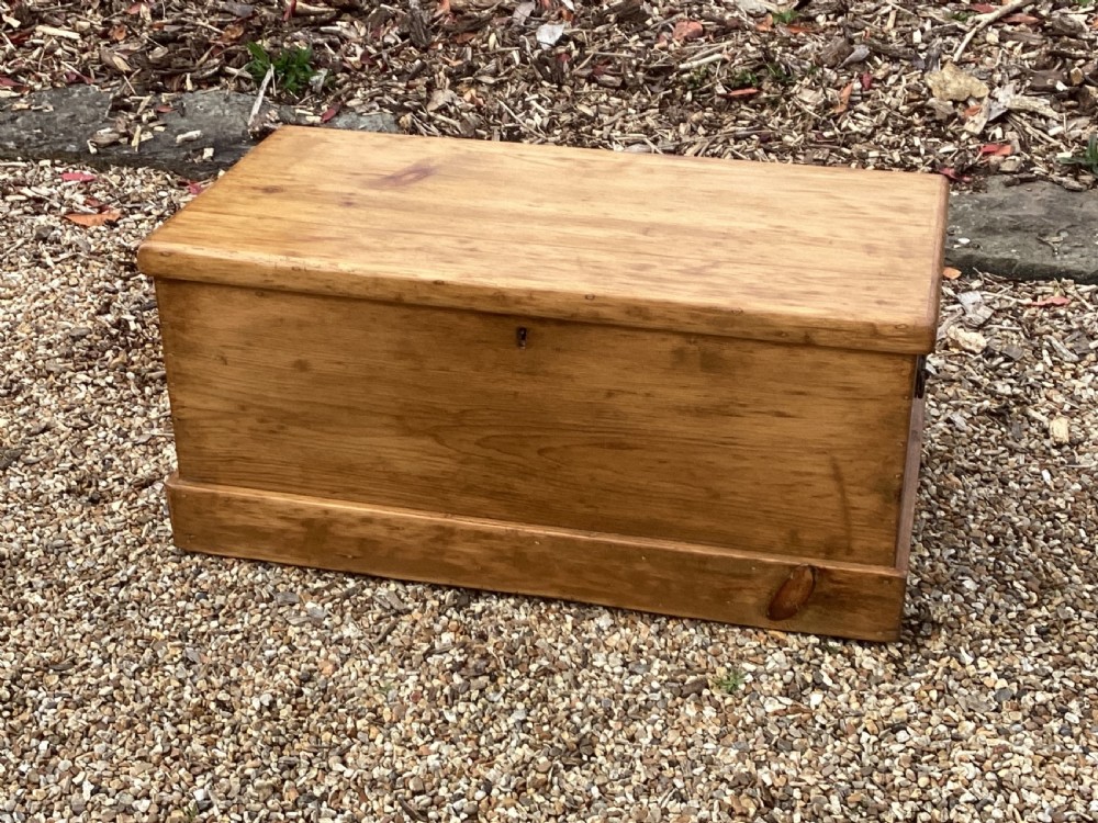 Victorian pine storage box View V