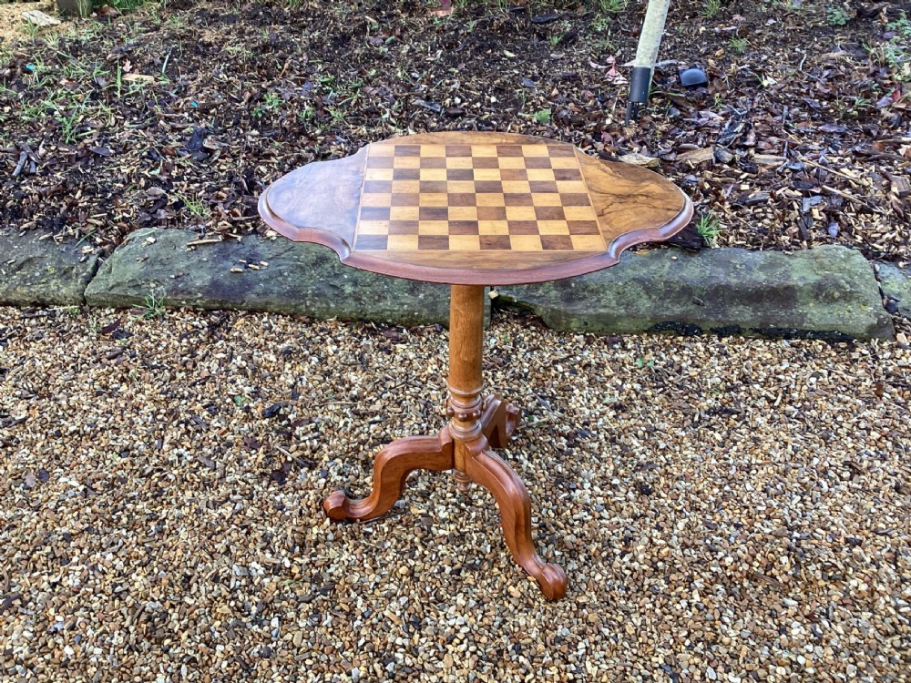 Victorian walnut tilt top chess table