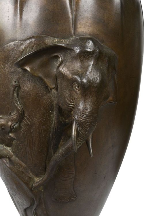 PAIR JAPANESE MEIJI PERIOD BRONZE ELEPHANT VASES - ADDITIONAL PHOTO 3