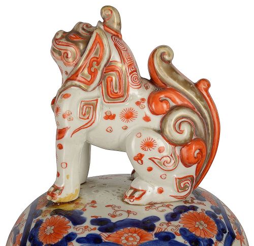 IMPRESSIVE PAIR 19TH CENTURY IMARI LIDDED VASES - ADDITIONAL PHOTO 2