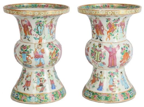 PAIR OF 19TH CENTURY CHINESE CANTON ROSE MEDALLION VASES - ADDITIONAL PHOTO 1