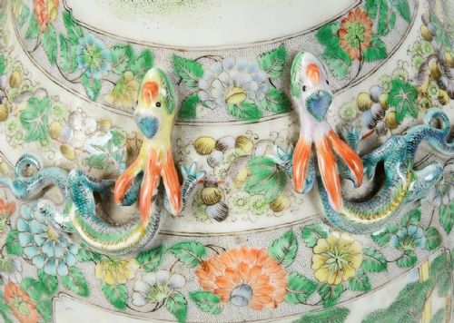 LARGE PAIR OF ROSE MEDALLION 19TH CENTURY VASES OR LAMPS - ADDITIONAL PHOTO 5