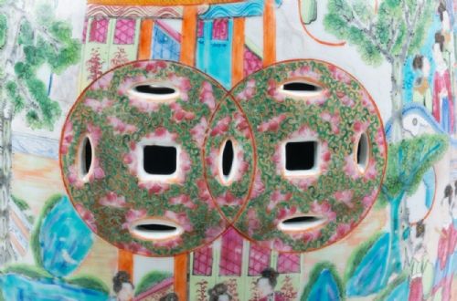 PAIR OF 19TH CENTURY CHINESE ROSE MEDALLION GARDEN SEATS CIRCA 1880 - ADDITIONAL PHOTO 12