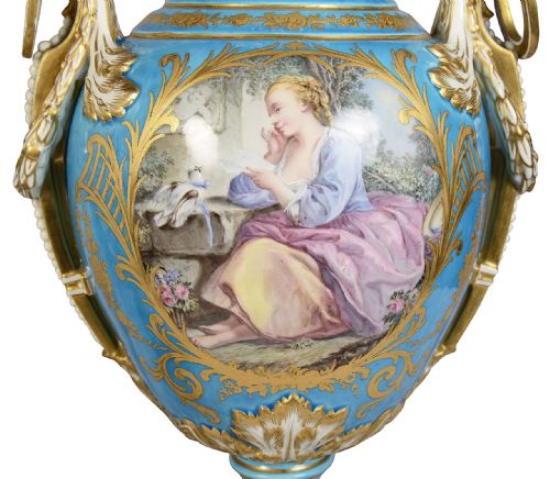 PAIR 19TH CENTURY CLASSICAL SEVRES STYLE LIDDED VASES - ADDITIONAL PHOTO 3