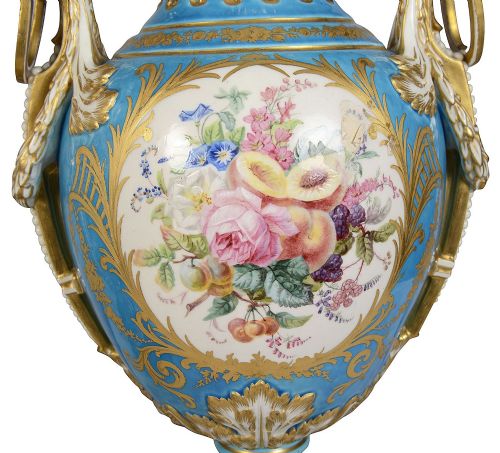 PAIR 19TH CENTURY CLASSICAL SEVRES STYLE LIDDED VASES - ADDITIONAL PHOTO 6