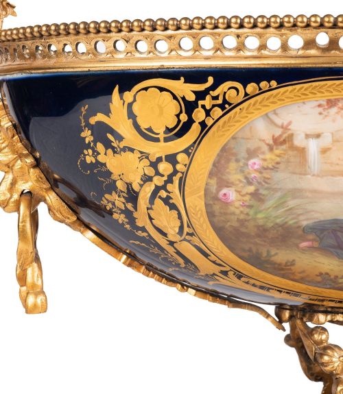 SEVRES STYLE PORCELAIN COMPORT CIRCA 1890 - ADDITIONAL PHOTO 1