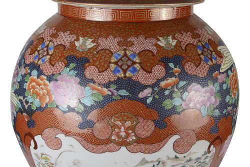 IMPRESSIVE 19TH CENTURY IMARI LIDDED VASE - ADDITIONAL PHOTO 3