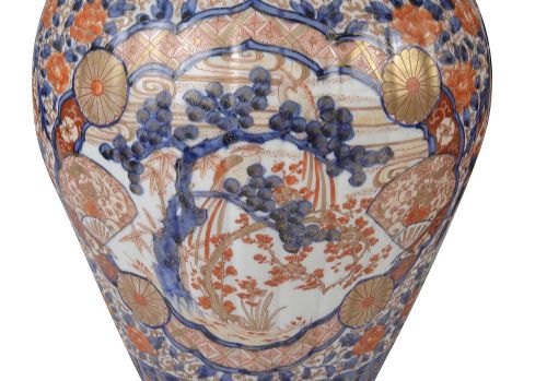 PAIR JAPANESE LIDDED IMARI VASES 19TH CENTURY - ADDITIONAL PHOTO 2