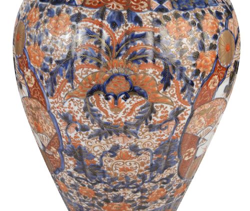 PAIR JAPANESE LIDDED IMARI VASES 19TH CENTURY - ADDITIONAL PHOTO 4