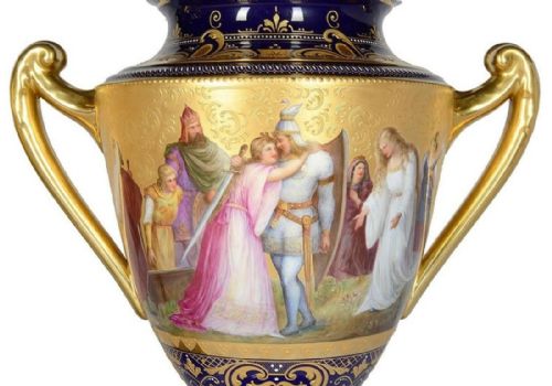 LARGE PAIR OF 19TH CENTURY VIENNA PORCELAIN URNS - ADDITIONAL PHOTO 3