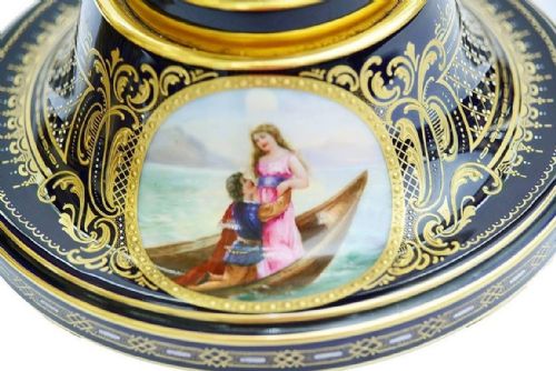 LARGE PAIR OF 19TH CENTURY VIENNA PORCELAIN URNS - ADDITIONAL PHOTO 6