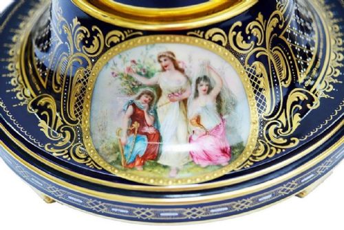 LARGE PAIR OF 19TH CENTURY VIENNA PORCELAIN URNS - ADDITIONAL PHOTO 7