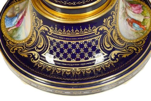 LARGE PAIR OF 19TH CENTURY VIENNA PORCELAIN URNS - ADDITIONAL PHOTO 12