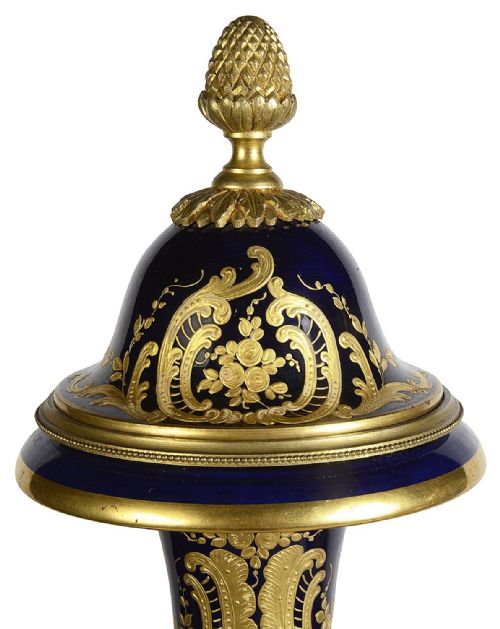 PAIR 19TH CENTURY SERVES STYLE LIDDED VASES - ADDITIONAL PHOTO 8