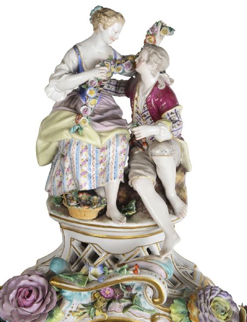 MEISSEN PORCELAIN 19TH CENTURY MANTLE CLOCK - ADDITIONAL PHOTO 1