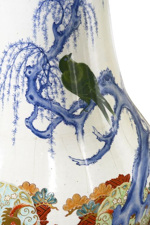 LARGE PAIR JAPANESE IMARI VASES CIRCA 1890 - ADDITIONAL PHOTO 6