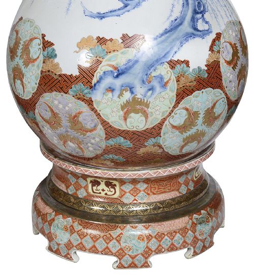 LARGE PAIR JAPANESE IMARI VASES CIRCA 1890 - ADDITIONAL PHOTO 7