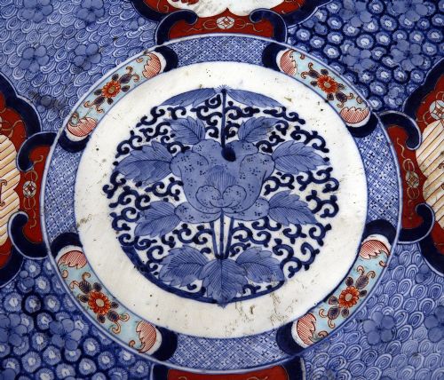 LARGE JAPANESE IMARI CHARGER C19TH 58CM DIAMETER - ADDITIONAL PHOTO 1