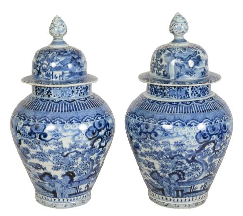 RARE PAIR C17TH CENTURY JAPANESE ARITA BLUE AND WHITE PORCELAIN LIDDED VASES - ADDITIONAL PHOTO 2