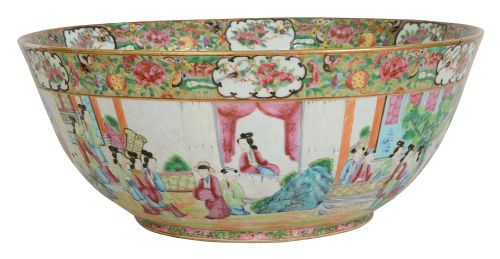 LARGE CHINESE CANTON ROSE MEDALLION BOWL 16 DIAMETER C19TH - ADDITIONAL PHOTO 2