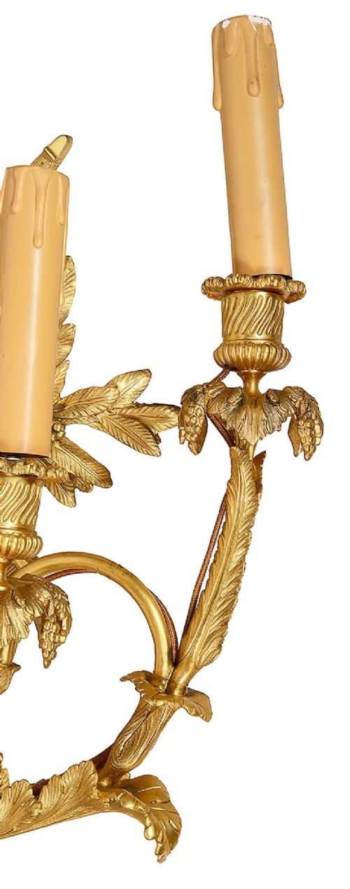 MAGNIFICENT SET OF SIX LOUIS XVI STYLE GILDED ORMOLU WALL SCONCES - ADDITIONAL PHOTO 5