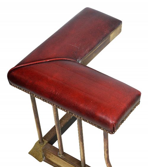 LATE 19TH CENTURY BRASS CLUB FENDER - ADDITIONAL PHOTO 2