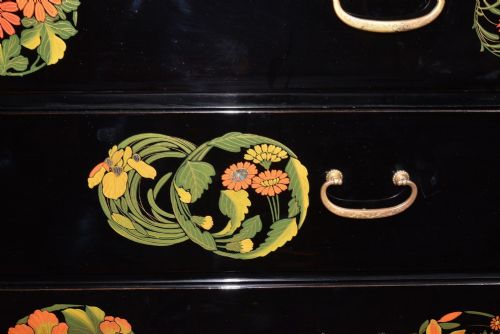 LATE 19TH CENTURY CHINOISERIE CARVED LACQUER CABINET ON STAND - ADDITIONAL PHOTO 6