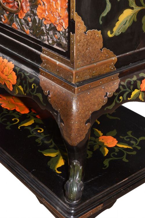 LATE 19TH CENTURY CHINOISERIE CARVED LACQUER CABINET ON STAND - ADDITIONAL PHOTO 9