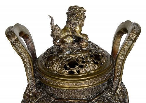 JAPANESE BRONZE LIDDED URNS MEIJI PERIOD - ADDITIONAL PHOTO 2