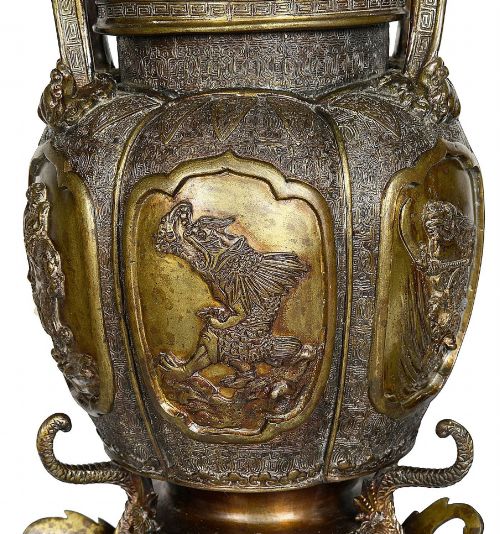 JAPANESE BRONZE LIDDED URNS MEIJI PERIOD - ADDITIONAL PHOTO 3
