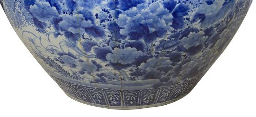 LARGE JAPANESE BLUE WHITE PORCELAIN JARDINIERE CIRCA 1900 - ADDITIONAL PHOTO 4
