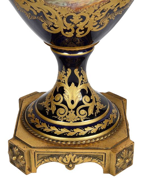 PAIR 19TH CENTURY FRENCH SEVRES STYLE PORCELAIN LAMPS - ADDITIONAL PHOTO 2