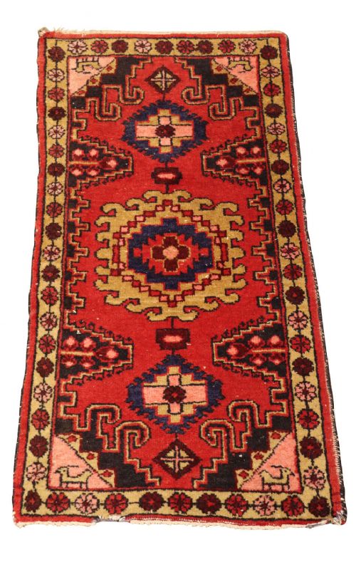 ANTIQUE CAUCASIAN TRIBAL HANDKNOTTED RUG WITH ANIMAL MOTIFS LATE 19TH EARLY 20TH CENTURY