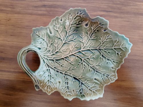 Majolica Leaf Dish