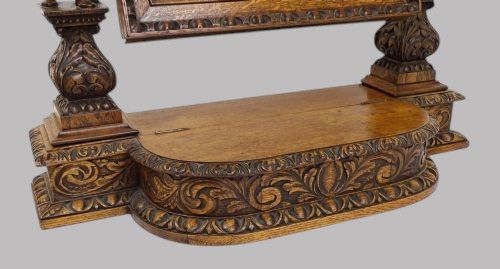 AN IMPRESSIVE CARVED OAK DRESSING MIRROR - ADDITIONAL PHOTO 10