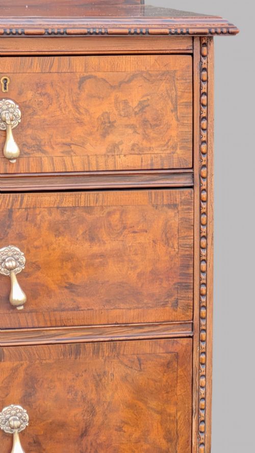 A BURR WALNUT QUEEN ANNE STYLE CHEST OF DRAWERS - ADDITIONAL PHOTO 2