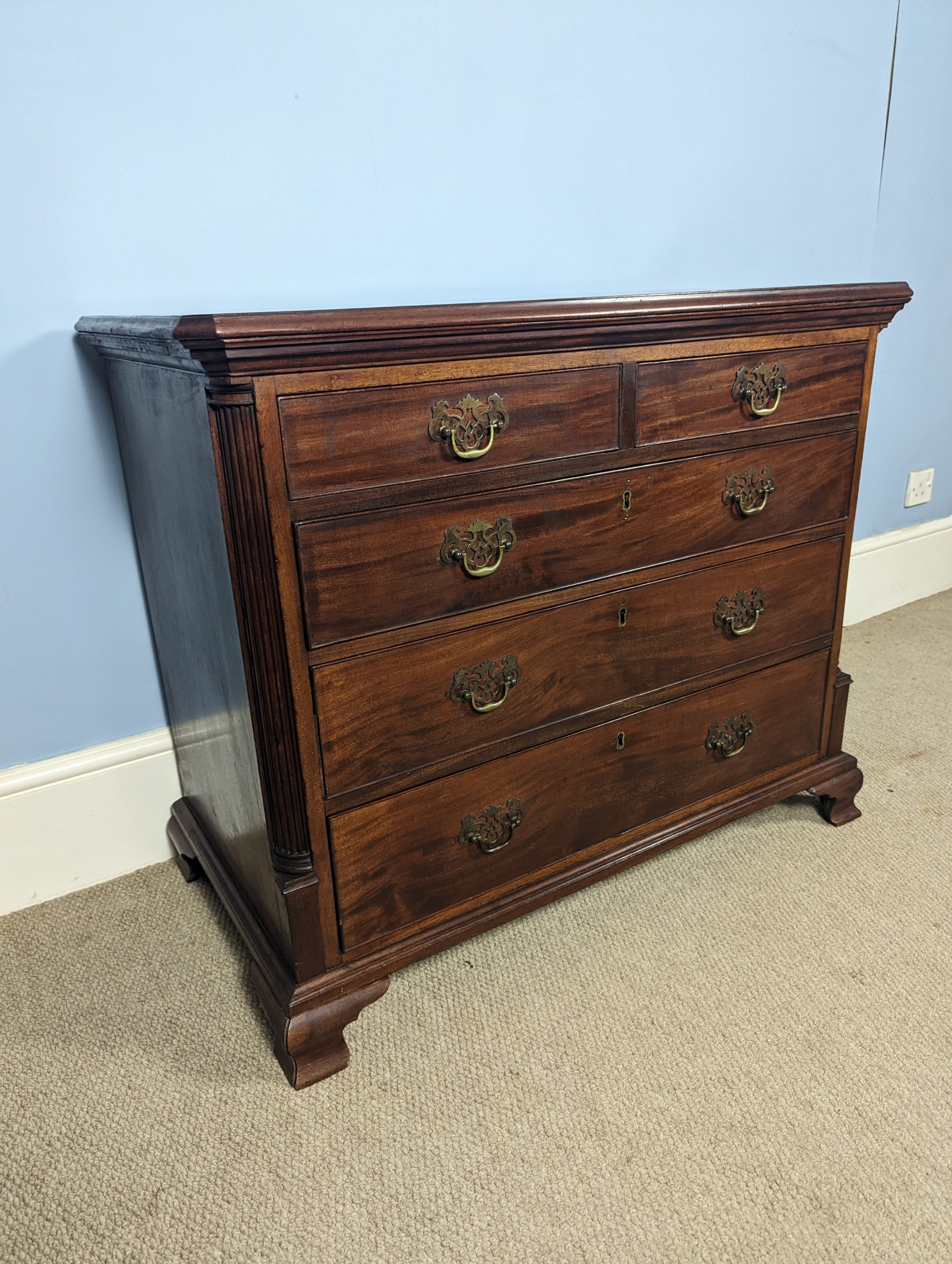 A small Georgian mahogany chest of drawers