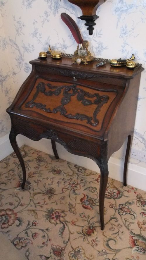 Mahogany Lady`s French Style Desk