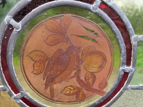 1910 ANTIQUE LEADED GLASS WINDOW WITH BIRD ON A BRANCH DESIGN - ADDITIONAL PHOTO 1