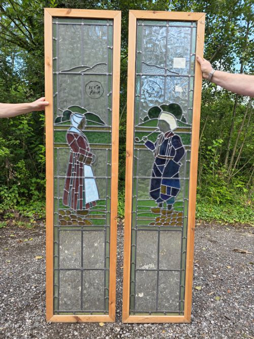 1930 ANTIQUE LEADED GLASS WINDOW WITH DUTCH BOY AND GIRL DESIGN - ADDITIONAL PHOTO 1