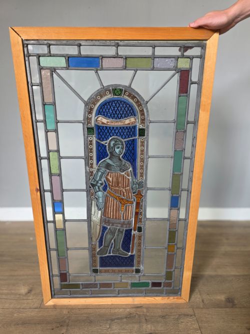 1900 ANTIQUE LEADED GLASS WINDOW WITH HAND PAINTED VICTORIAN KNIGHT IN ARMOUR - ADDITIONAL PHOTO 3