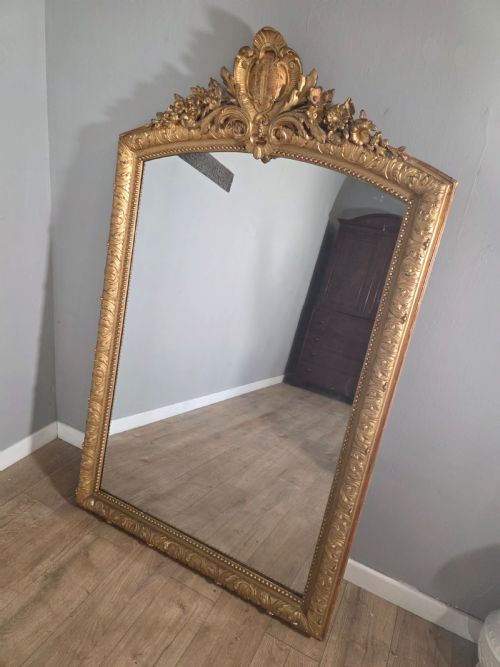 1870s Antique English Victorian Guilded Mirror