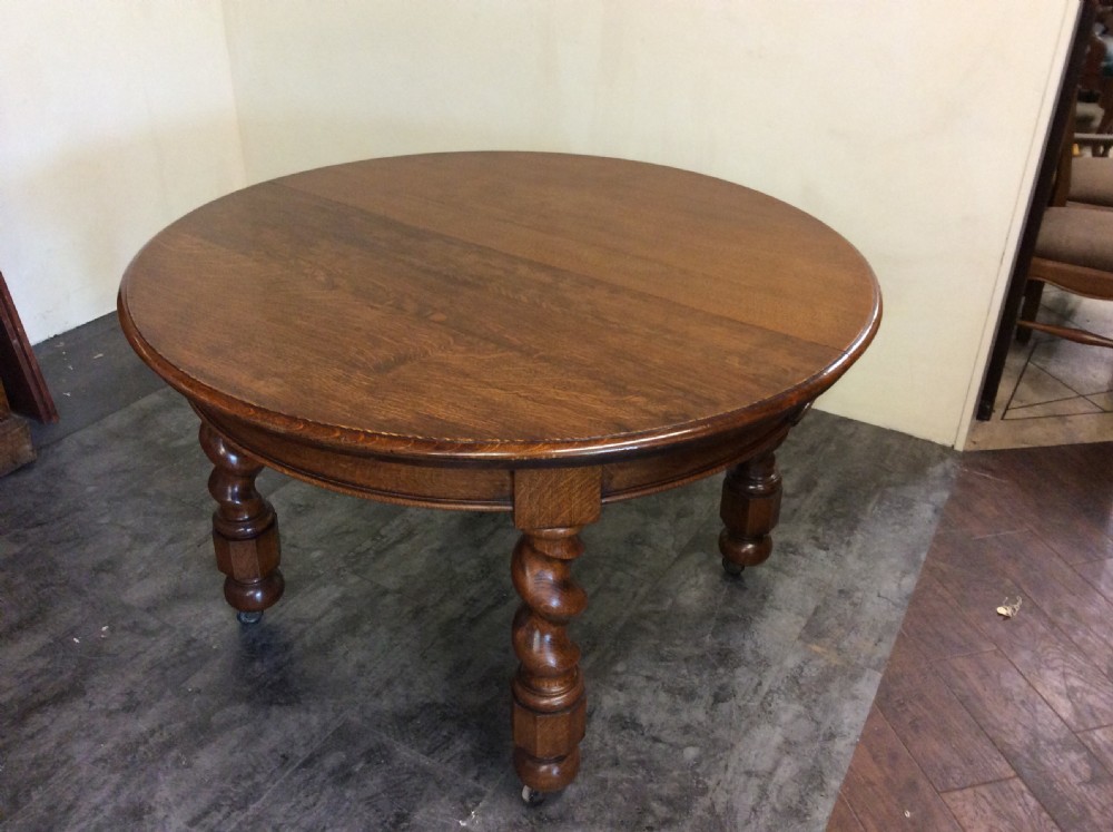 Fabulous extending crank table