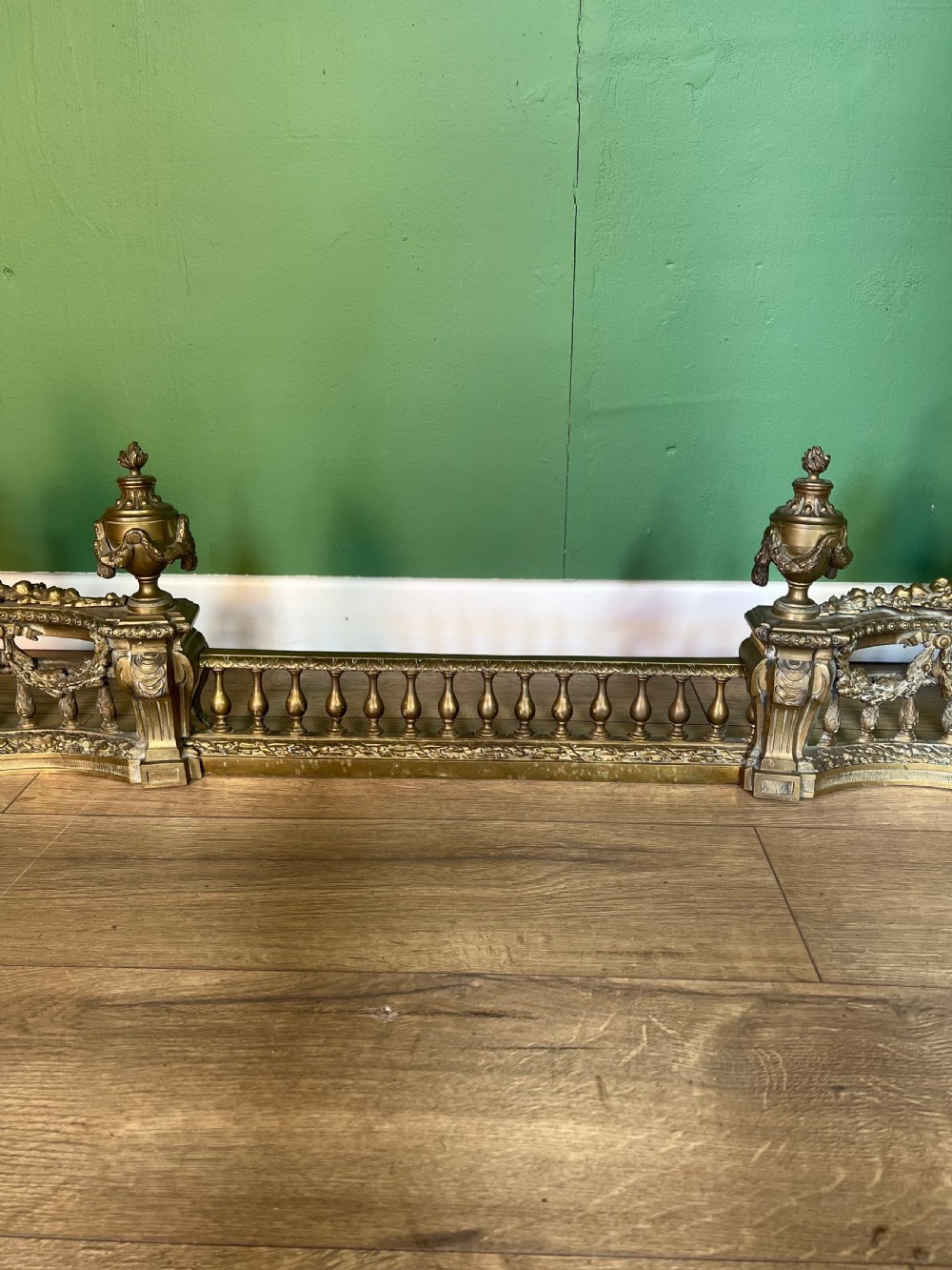 Good quality French Victorian cast brass fender View IV